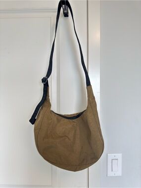 Baggu Medium Crescent Bag Khaki Adjustable Crossbody
